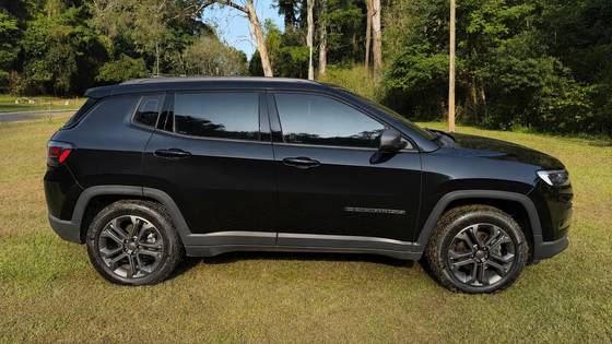 JEEP COMPASS 1.3 T270 TURBO FLEX LONGITUDE AT6 JEEP COMPASS 1.3 T270 TURBO FLEX LONGITUDE AT6